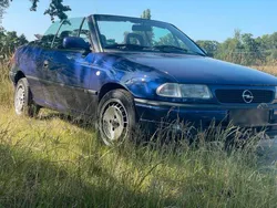 Blau Gebraucht 1996 Opel Astra Cabriolet Cabrio | 2.500 € (Fairer Preis)
