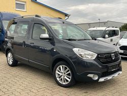 Grau Gebraucht 2018 Dacia Dokker Celebration Van | 6.700 € (Superpreis)