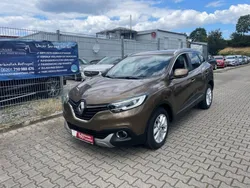 Braun Gebraucht 2015 Renault Kadjar XMOD SUV | 12.990 € (Fairer Preis)