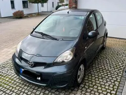 Grau Gebraucht 2009 Toyota Aygo Cool Kleinwagen | 2.700 € (Fairer Preis)