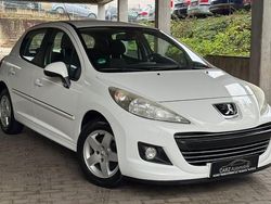Weiß Gebraucht 2010 Peugeot 207 Limousine | 4.200 € (Etwas zu teuer)
