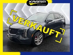 Grau Gebraucht 2021 Cadillac XT4 SUV | 33.890 € (Fairer Preis)