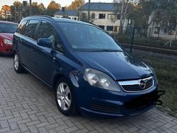 Blau Gebraucht 2010 Opel Zafira Van / Kleinbus | 2.600 € (Etwas zu teuer)