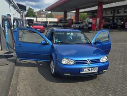 Blau Gebraucht 2000 VW Golf IV Kleinwagen | 950 € (Guter Preis)
