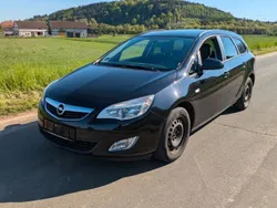 Schwarz Gebraucht 2011 Opel Astra Design Edition Kombi | 2.250 € (Etwas zu teuer)