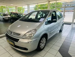 Grau Gebraucht 2005 Citroën Xsara Picasso Exclusive Van / Kleinbus | 2.999 € (Teuer)