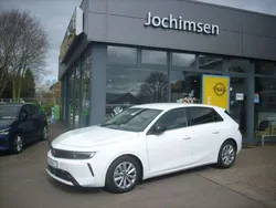 Jade weiss/arktis weiss Gebraucht 2022 Opel Astra Elegance Kleinwagen | 22.900 € (Fairer Preis)