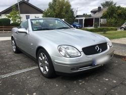 Silber Gebraucht 1999 Mercedes SLK230 Cabrio | 13.500 €