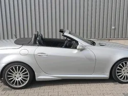 Silber Gebraucht 2004 Mercedes SLK200 AMG line Cabrio | 9.000 €