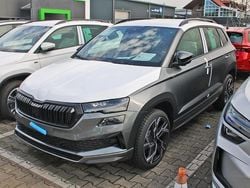 Graphitegrau Neu 2025 Skoda Karoq SportLine SUV | 38.690 € (Guter Preis)