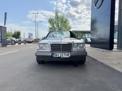 Gold Gebraucht 1995 Mercedes 220 Limousine | 9.990 €