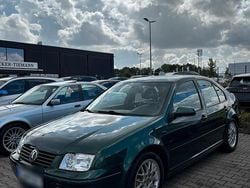Grün Gebraucht 1999 VW Bora Limousine | 3.000 € (Teuer)