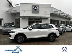 Oryxweiß perlmutteffekt (metallic) Gebraucht 2024 VW Tiguan Life SUV | 37.500 € (Teuer)