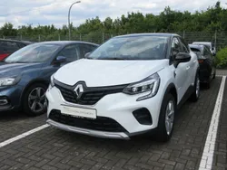 Weiß Gebraucht 2023 Renault Captur Evolution SUV | 24.987 € (Etwas zu teuer)