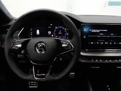 Brillantsilber metallic Gebraucht 2023 Skoda Octavia RS Kombi | 38.990 € (Teuer)