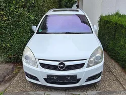 Weiß Gebraucht 2008 Opel Vectra Cosmo Kombi | 3.800 € (Etwas zu teuer)