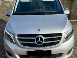 Silber Gebraucht 2018 Mercedes V220 Van / Kleinbus | 26.900 € (Fairer Preis)