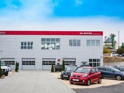 Grau Gebraucht 2025 Kia EV4 GT-Line Kleinwagen | 48.490 € (Guter Preis)