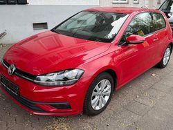 Rot Gebraucht 2018 VW Golf VII Trendline Limousine | 7.900 € (Superpreis)