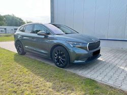 Grau Gebraucht 2021 Skoda Enyaq iV SportLine SUV | 26.550 € (Fairer Preis)