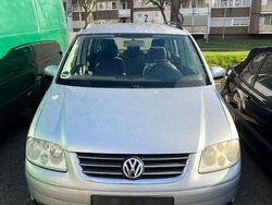Grau Gebraucht 2004 VW Touran Van / Kleinbus | 1.300 € (Guter Preis)