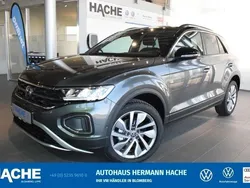 Schwarz Neu 2025 VW T-Roc Goal SUV | 29.614 €