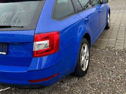 Blau Gebraucht 2018 Skoda Octavia Clever Kombi | 15.500 € (Fairer Preis)