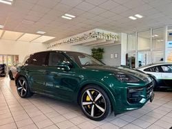Pts gporscheracinggreen metall Gebraucht 2024 Porsche Cayenne Turbo E-Hybrid SUV | 162.850 € (Guter Preis)