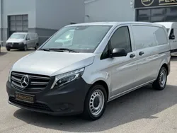 Silber Gebraucht 2022 Mercedes Vito Van / Kleinbus | 31.990 € (Fairer Preis)
