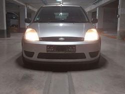 Grau Gebraucht 2005 Ford Fiesta Viva X Kleinwagen | 2.350 € (Fairer Preis)