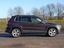 Grau Gebraucht 2016 VW Tiguan LOUNGE SUV | 14.900 € (Guter Preis)