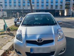 Silber Gebraucht 2010 Toyota Yaris Kleinwagen | 5.850 € (Fairer Preis)