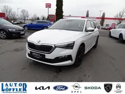 Candyweiß Gebraucht 2023 Skoda Scala Tour Kleinwagen | 22.440 € (Fairer Preis)