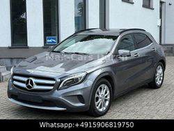 Grau Gebraucht 2015 Mercedes GLA200 SUV | 8.999 €