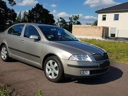 Gelb Gebraucht 2007 Skoda Octavia Ambiente Limousine | 1.800 € (Superpreis)