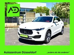 Weiß Gebraucht 2017 Maserati Levante SUV | 36.480 € (Etwas zu teuer)