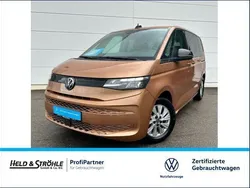 Copper bronze metallic Gebraucht 2024 VW Multivan Basis Van / Kleinbus | 48.480 € (Superpreis)