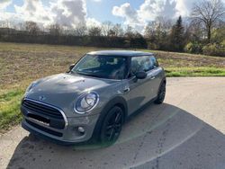 Grau Gebraucht 2017 Mini ONE Kleinwagen | 12.800 € (Fairer Preis)