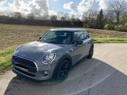 Grau Gebraucht 2017 Mini ONE Kleinwagen | 13.600 € (Etwas zu teuer)