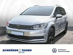 Reflexsilber metallic Gebraucht 2023 VW Touran Comfortline Van / Kleinbus | 32.980 € (Fairer Preis)