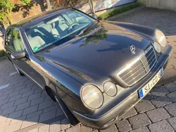 Grau Gebraucht 1999 Mercedes E240 Elegance Limousine | 3.999 € (Teuer)