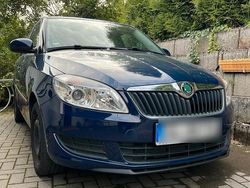 Blau Gebraucht 2011 Skoda Fabia Kleinwagen | 3.750 €