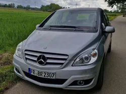 Silber Gebraucht 2009 Mercedes B180 Van / Kleinbus | 4.300 € (Fairer Preis)