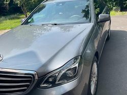 Grau Gebraucht 2015 Mercedes E220 Kombi | 11.999 €