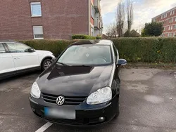 Schwarz Gebraucht 2006 VW Golf V Kleinwagen | 2.200 € (Fairer Preis)