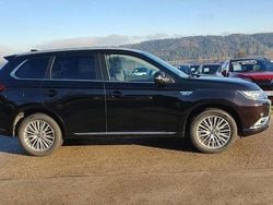 Rubinschwarz Gebraucht 2021 Mitsubishi Outlander Plus SUV | 17.800 € (Guter Preis)