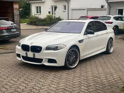 Weiß Gebraucht 2010 BMW 550 Limousine | 9.300 €