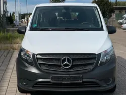 Weiß Gebraucht 2018 Mercedes Vito Van / Kleinbus | 29.950 € (Fairer Preis)