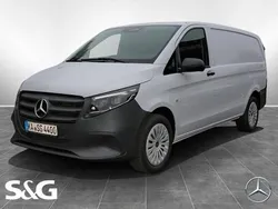 Arktikweiß Gebraucht 2024 Mercedes Vito Van / Kleinbus | 46.199 €