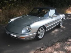 Silber metallic Gebraucht 1990 Alfa Romeo Spider Cabrio | 29.999 €